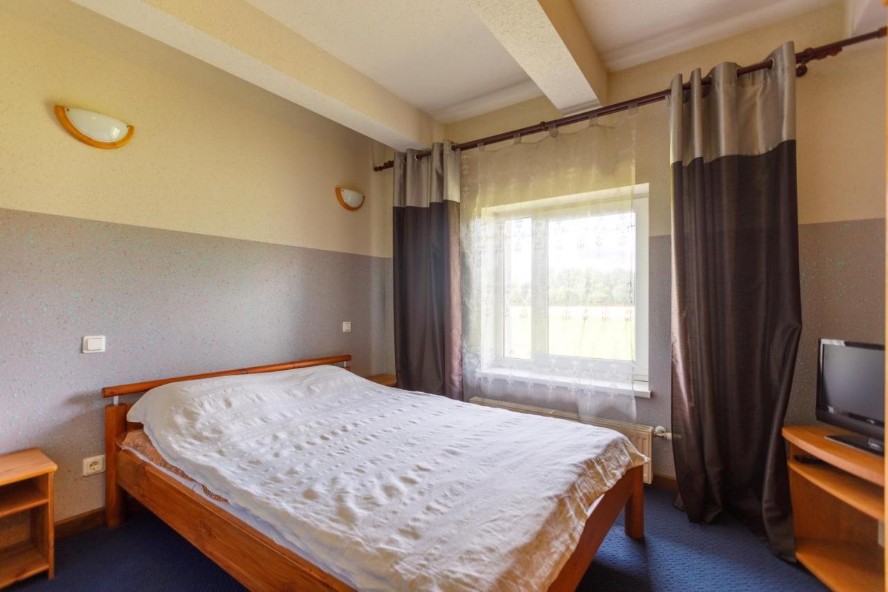 Viesu Nams “Dimantu Ferma” Hotel Ikšķile Exterior foto